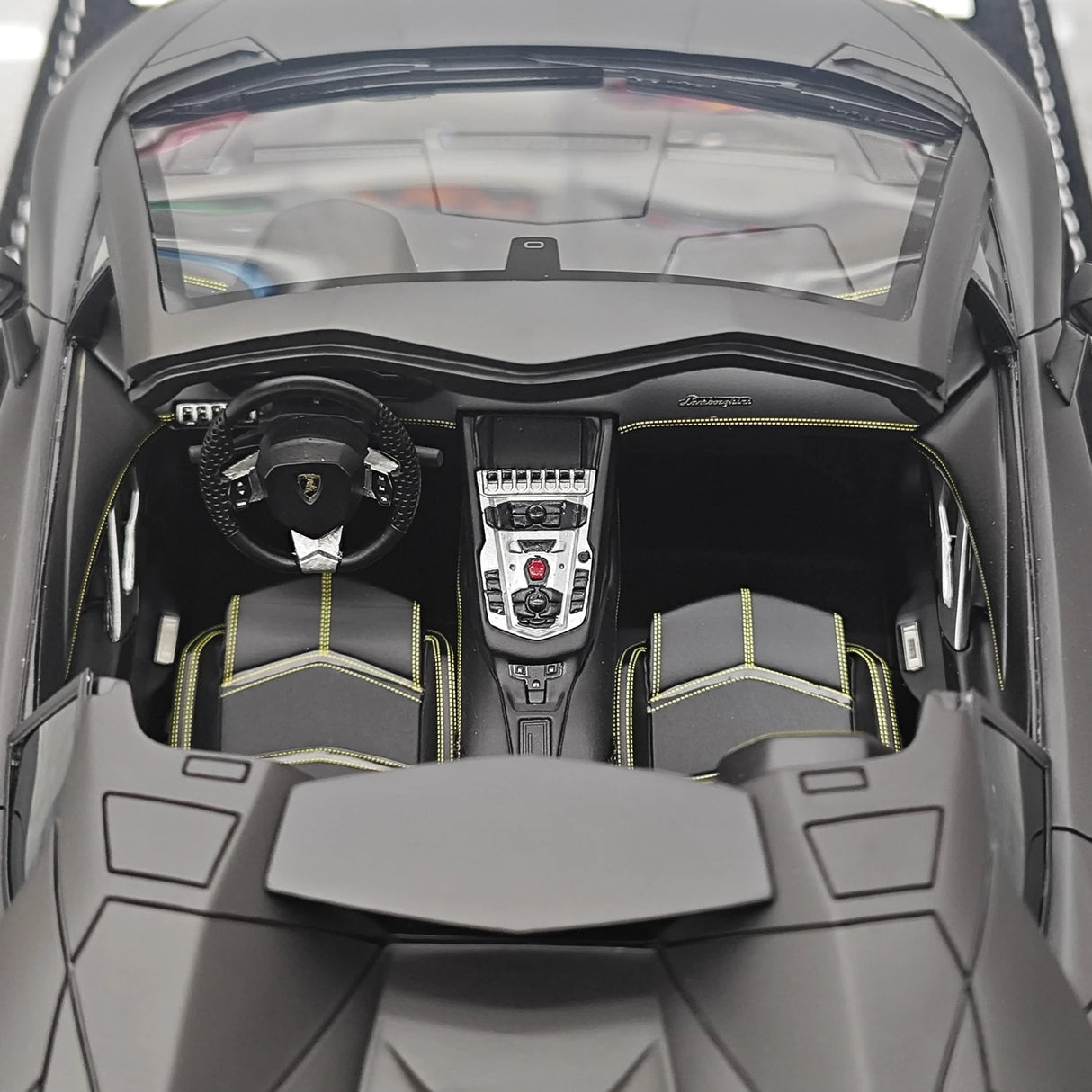 Henson & Heaven Lamborghini 2013 Aventador LP700-4 Roadster Matte Black 1:18 – Collectible Resin Model Resin