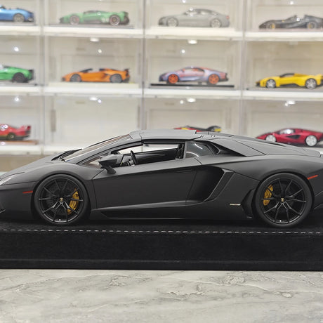 Henson & Heaven Lamborghini 2013 Aventador LP700-4 Roadster Matte Black 1:18 – Resina da collezione per modelli