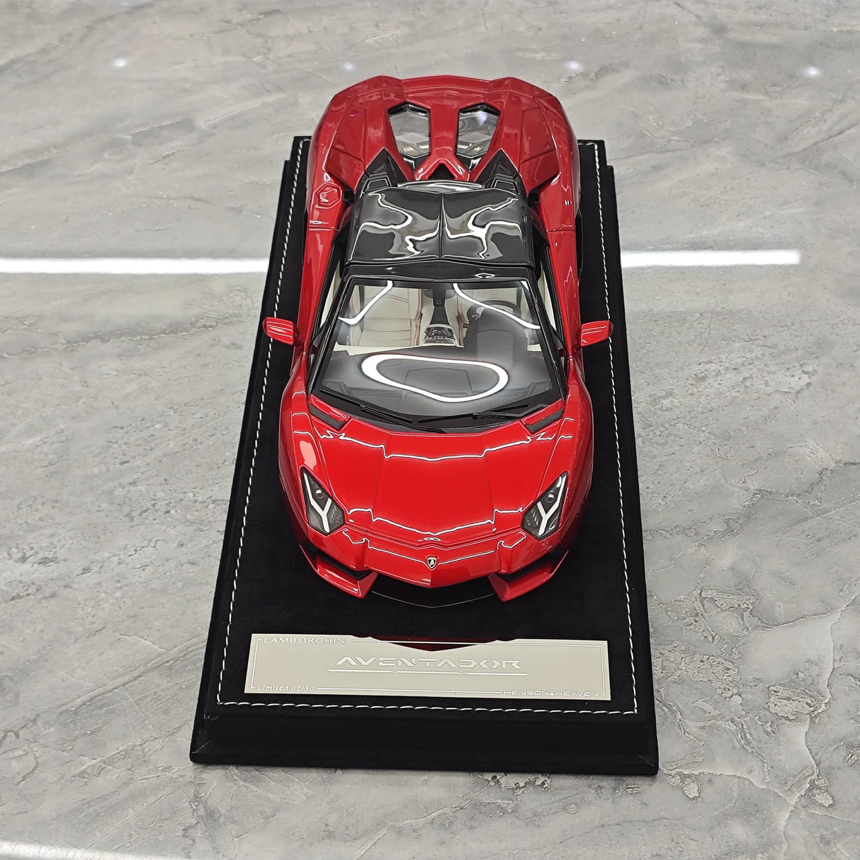 Henson & Heaven Lamborghini 2013 Aventador LP700-4 Roadster Metallic Red 1:18 – Collectible Resin Model Resin