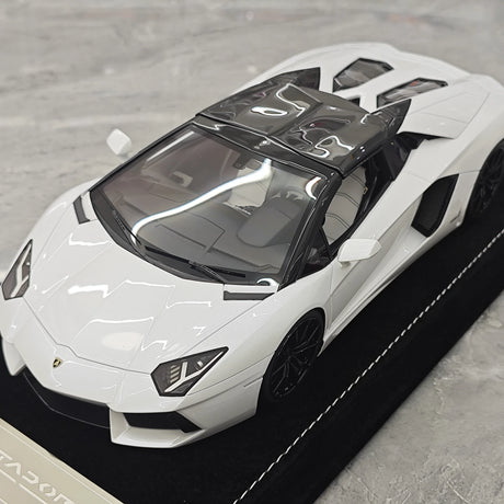 Henson & Heaven Lamborghini 2013 Aventador LP700-4 Roadster Pearl White 1:18 – Resina modello in resina collezionabile
