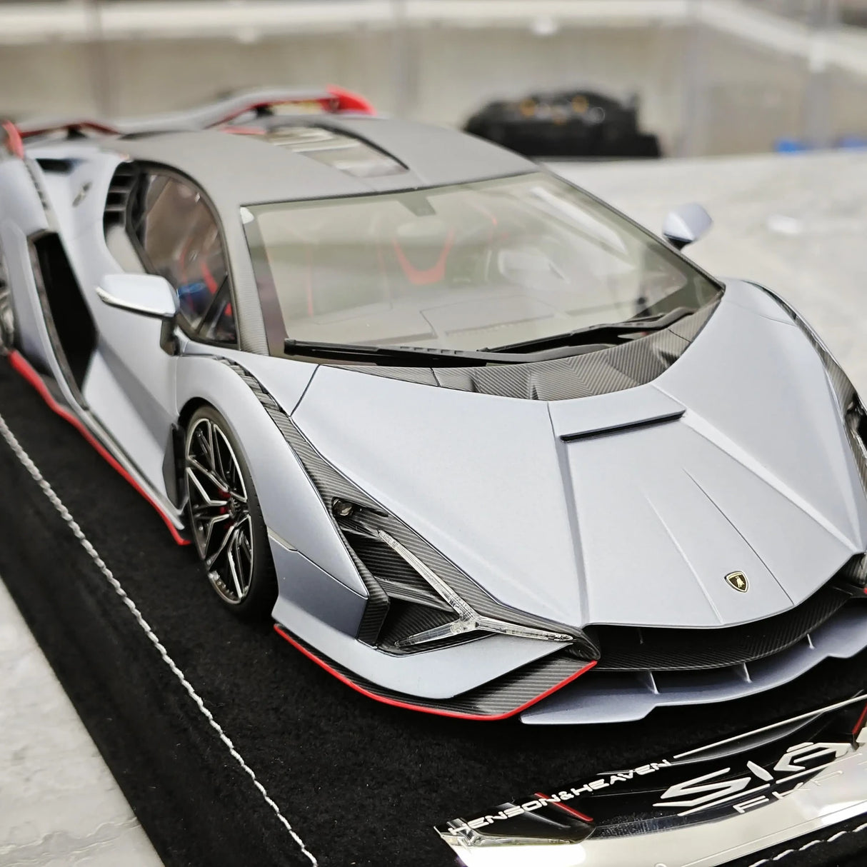 Henson & Heaven Lamborghini 2019 Sian FKP 37 Grigio Telesto 1:18 – Modello in resina collezionabile