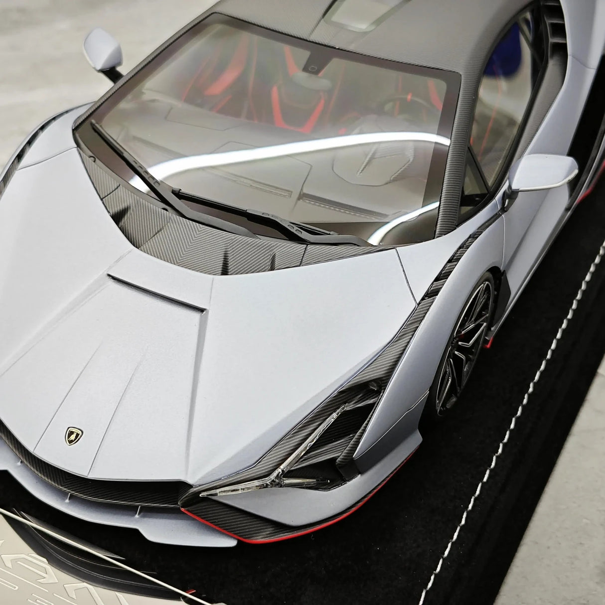 Henson & Heaven Lamborghini 2019 Sian FKP 37 Grigio Telesto 1:18 – Modello in resina collezionabile