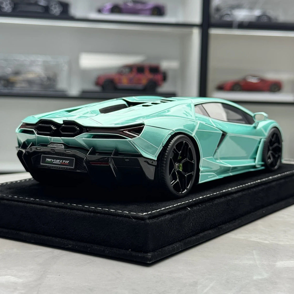 Henson & Heaven Lamborghini 2024 Revuelto Cian Elettroplaccato 1:18 – Resina modello in resina collezionabile