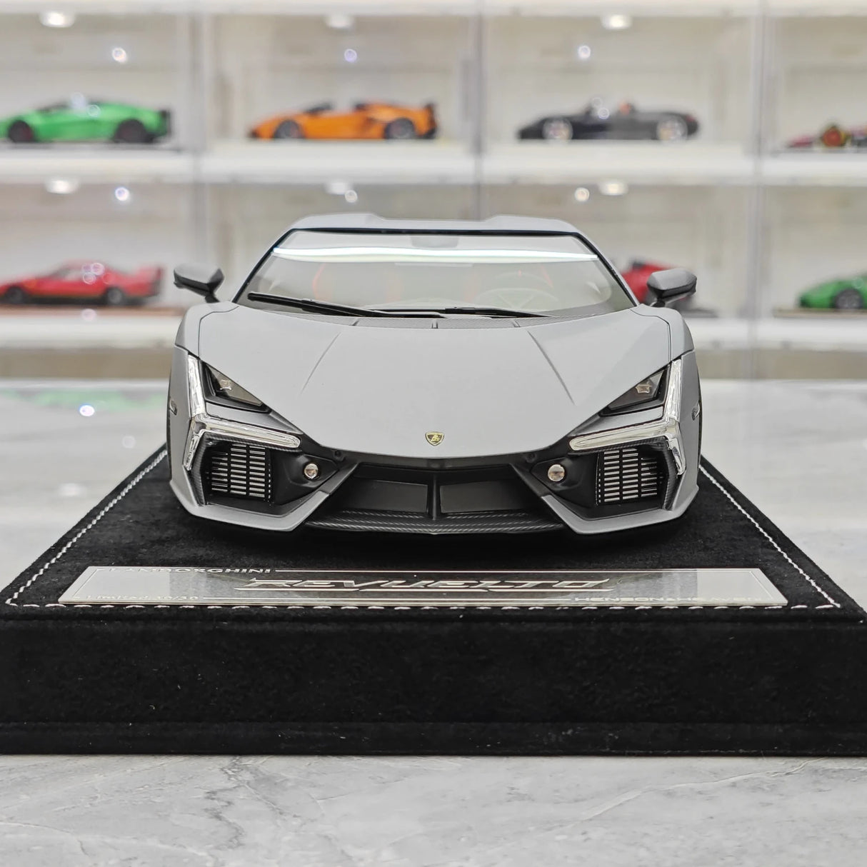 Henson & Heaven Lamborghini 2024 Revuelto Gray 1:18 – Resina da collezione in resina modello