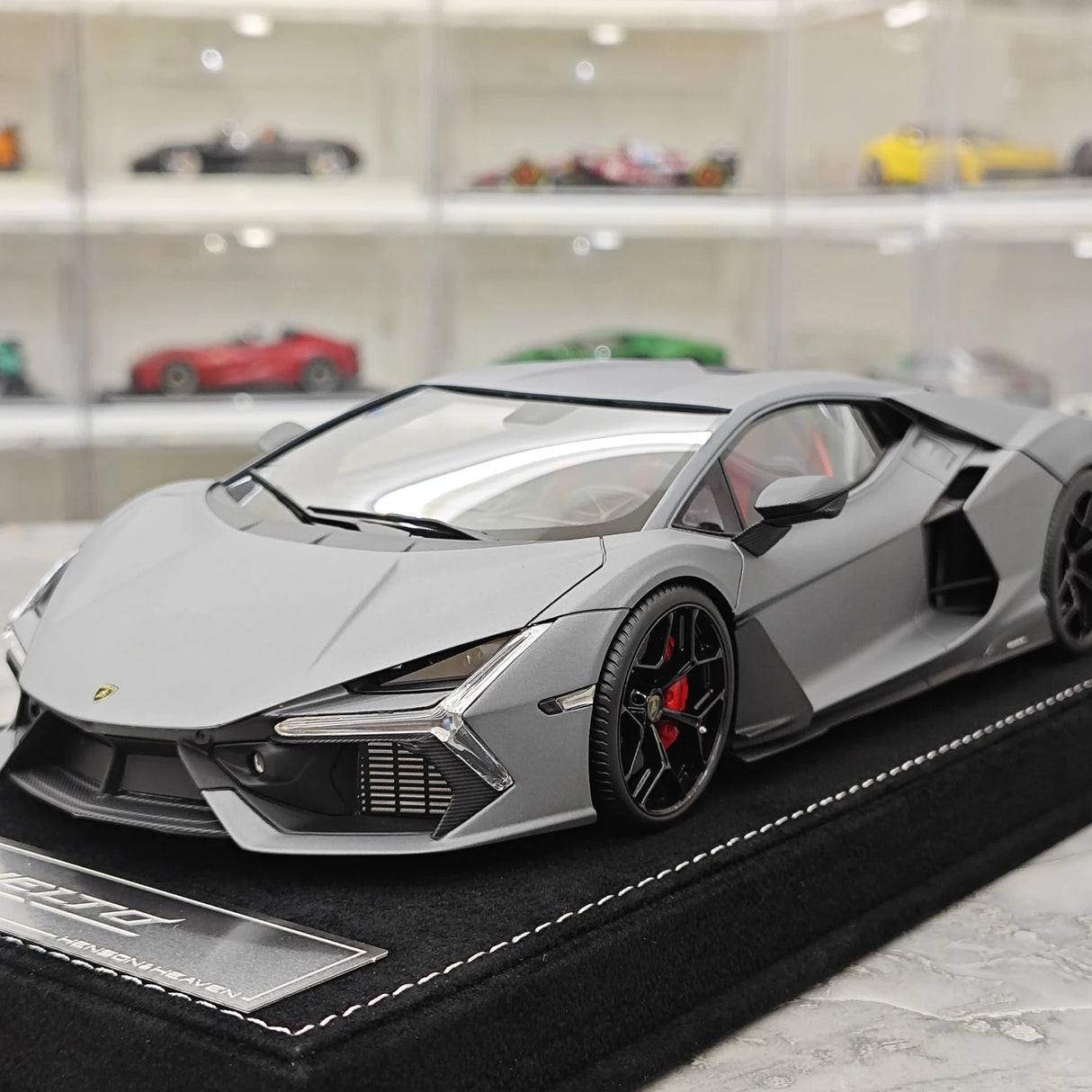 Henson & Heaven Lamborghini 2024 Revuelto Gray 1:18 – Resina da collezione in resina modello