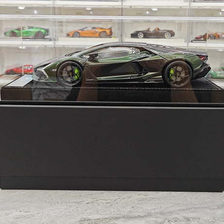 Henson & Heaven Lamborghini 2024 Revuelto Purple Gradient 1:18 – Resina per modelli in resina collezionabile