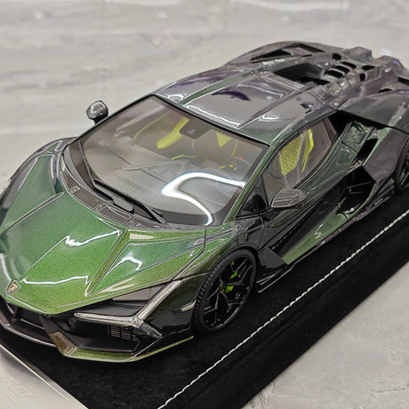 Henson & Heaven Lamborghini 2024 Revuelto Purple Gradient 1:18 – Resina per modelli in resina collezionabile
