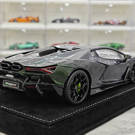 Henson & Heaven Lamborghini 2024 Revuelto Purple Gradient 1:18 – Resina per modelli in resina collezionabile