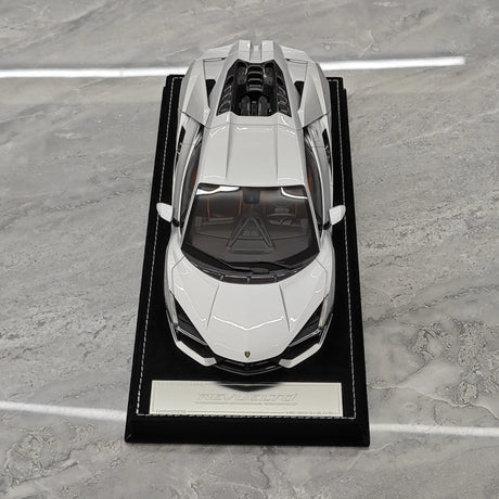 Henson & Heaven Lamborghini 2024 Revuelto Silver 1:18 – Resina modello in resina collezionabile