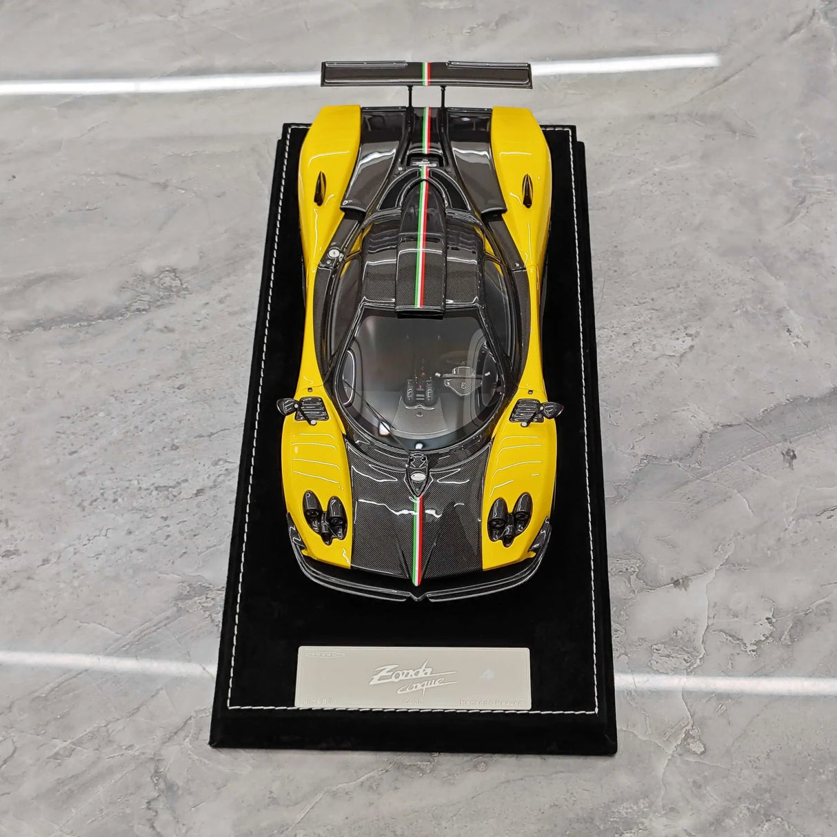 Henson & Heaven Pagani 2009 Zonda Cinque Coupe Yellow 1:18 – Modello in resina collezionabile