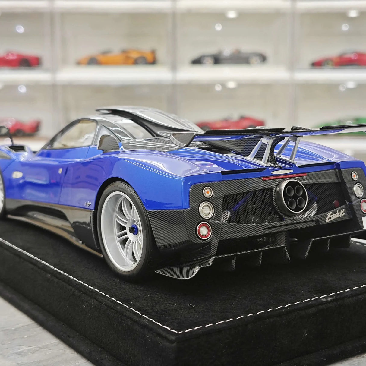 Henson & Heaven Pagani 2016 Zonda 760 Roadster Blue 1:18 – Resina modello in resina collezionabile
