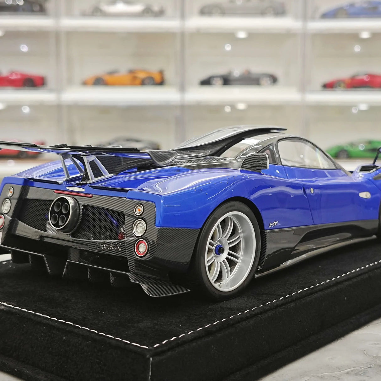 Henson & Heaven Pagani 2016 Zonda 760 Roadster Blue 1:18 – Resina modello in resina collezionabile