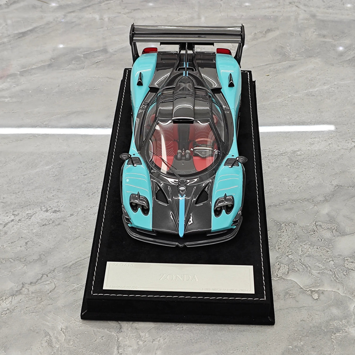 Henson & Heaven Pagani 2016 Zonda 760 Roadster Cyan Black Carbon 1:18 – samlarobjekt resinmodellresin