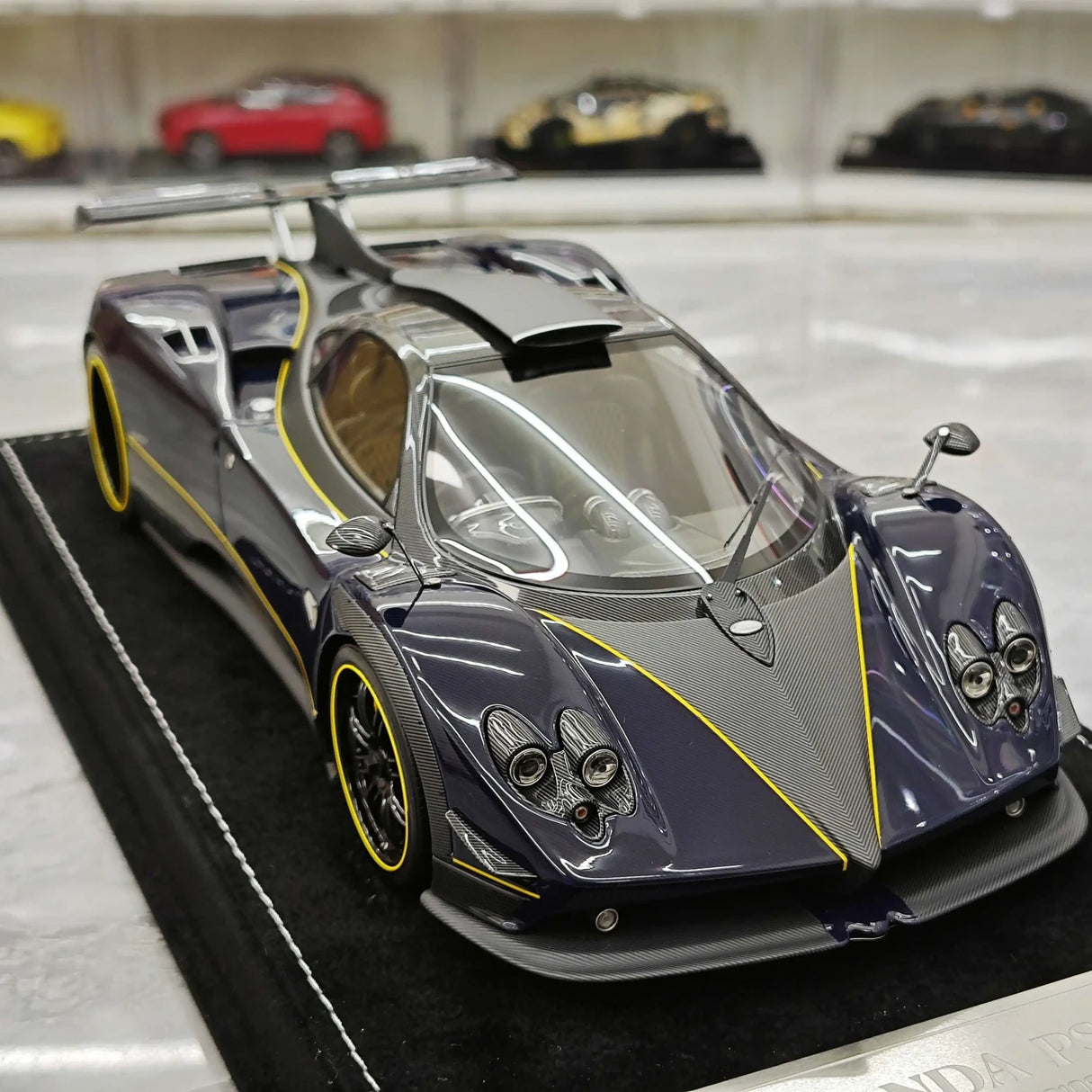 Henson & Heaven Pagani 2016 Zonda 760 Roadster Deep Blue 1:18 – Modello in resina collezionabile
