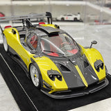 Henson & Heaven Pagani 2016 Zonda 760 Roadster Guld Black Carbon 1:18 – Samlarresin i resin