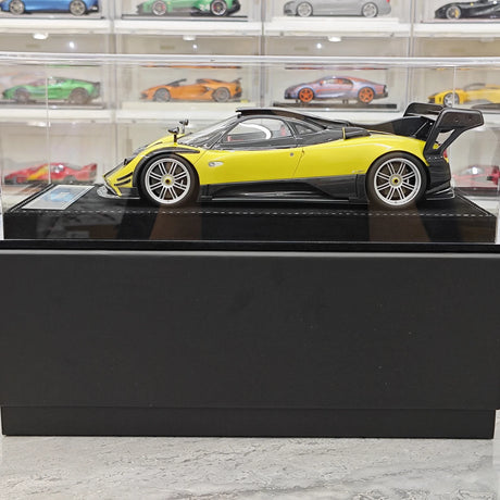 Henson & Heaven Pagani 2016 Zonda 760 Roadster Guld Black Carbon 1:18 – Samlarresin i resin