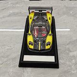 Henson & Heaven Pagani 2016 Zonda 760 Roadster Guld Black Carbon 1:18 – Samlarresin i resin