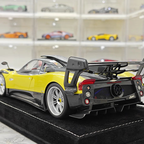 Henson & Heaven Pagani 2016 Zonda 760 Roadster Guld Black Carbon 1:18 – Samlarresin i resin