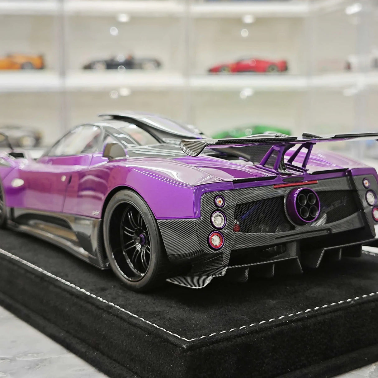 Henson & Heaven Pagani 2016 Zonda 760 Roadster Purple 1:18 – Resina da collezione in resina