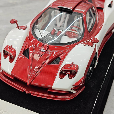 Henson & Heaven Pagani 2016 Zonda 760 Roadster Red White Carbon 1:18 – samlarobjekt resinmodellresin