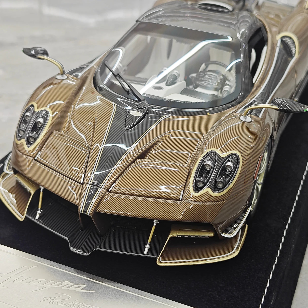 Henson & Heaven Pagani 2021 Huayra R Brown 1:18 – Resina de Modelo de Resina de Colección