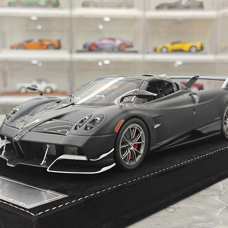 Henson & Heaven Pagani 2021 Huayra R Matte Black Carbon 1:18 – Resina da collezione modello in resina