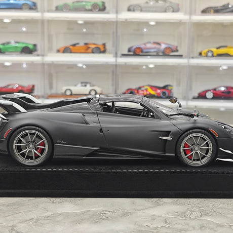 Henson & Heaven Pagani 2021 Huayra R Matte Black Carbon 1:18 – Resina da collezione modello in resina