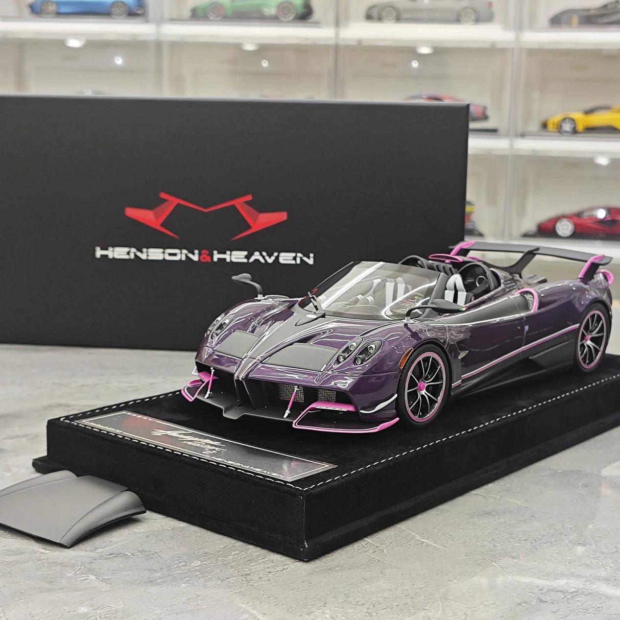Henson & Heaven Pagani 2021 Huayra R Purple 1:18 – Verzamelbare harsmodelresin resin