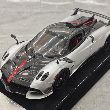 Henson & Heaven Pagani 2021 Huayra R Silver Black Carbon 1:18 – Resina modello in resina collezionabile