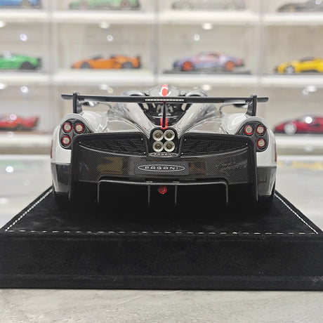 Henson & Heaven Pagani 2021 Huayra R Silver Black Carbon 1:18 – Resina modello in resina collezionabile