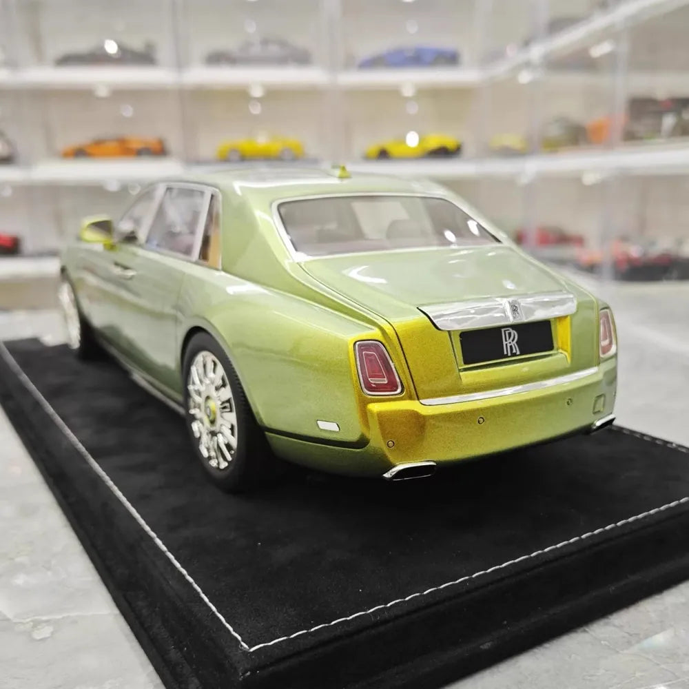 [Henson & Heaven] 1:18 Rolls-Royce 2017 Phantom VIII Metallic Lime Green Model Car Resin