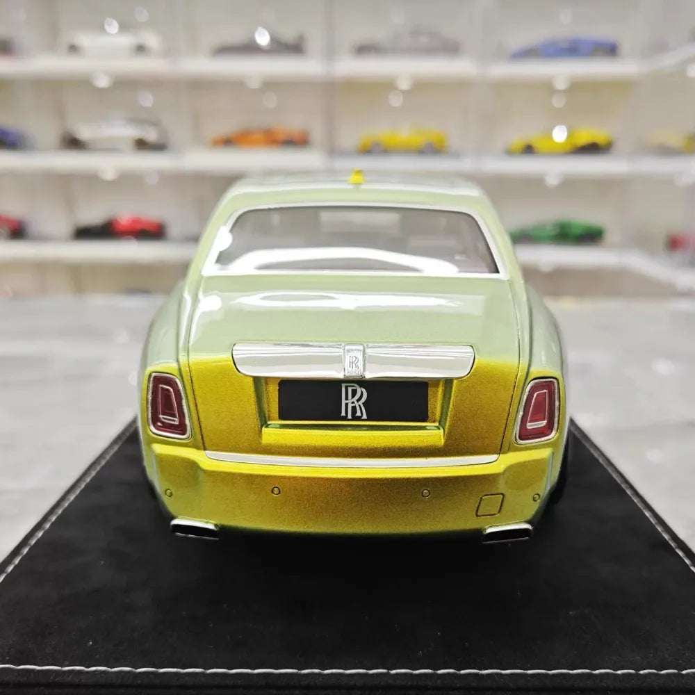 [Henson & Heaven] 1:18 Rolls-Royce 2017 Phantom VIII Metallic Lime Green Model Car Resin