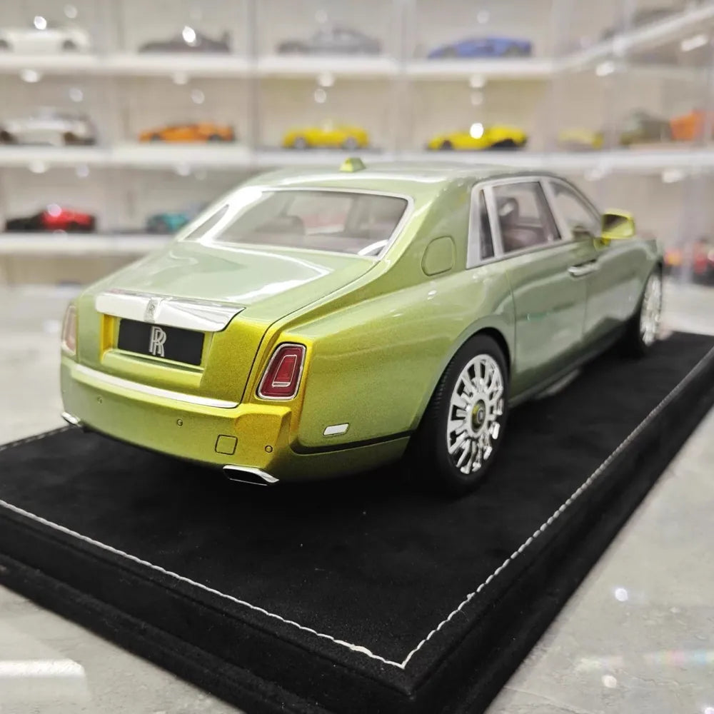[Henson & Heaven] 1:18 Rolls-Royce 2017 Phantom VIII Metallic Lime Green Model Car Resin