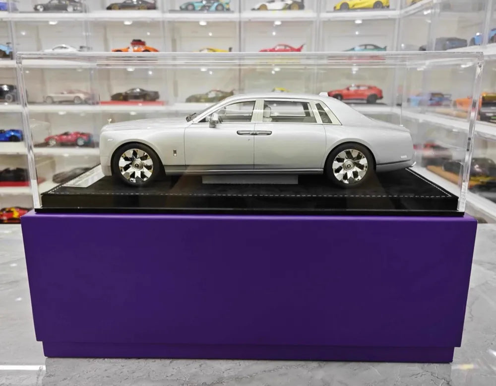 [Henson & Heaven] 1:18 Rolls-Royce 2017 Phantom VIII Extended Wheelbase argento modellino di auto resina