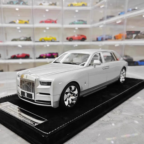 [Henson & Heaven] 1:18 Rolls-Royce 2017 Phantom VIII Extended Wheelbase Silver Model Car Resin