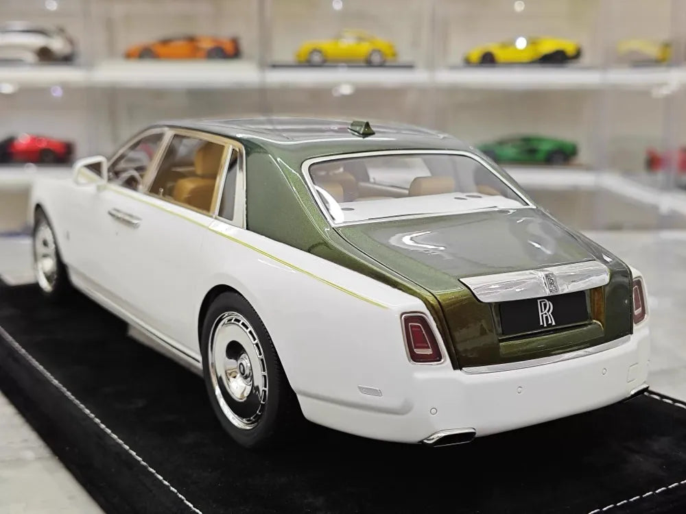 [Henson & Heaven] 1:18 Rolls-Royce 2017 Phantom VIII Extended Wheelbase White Black Model Car Resin