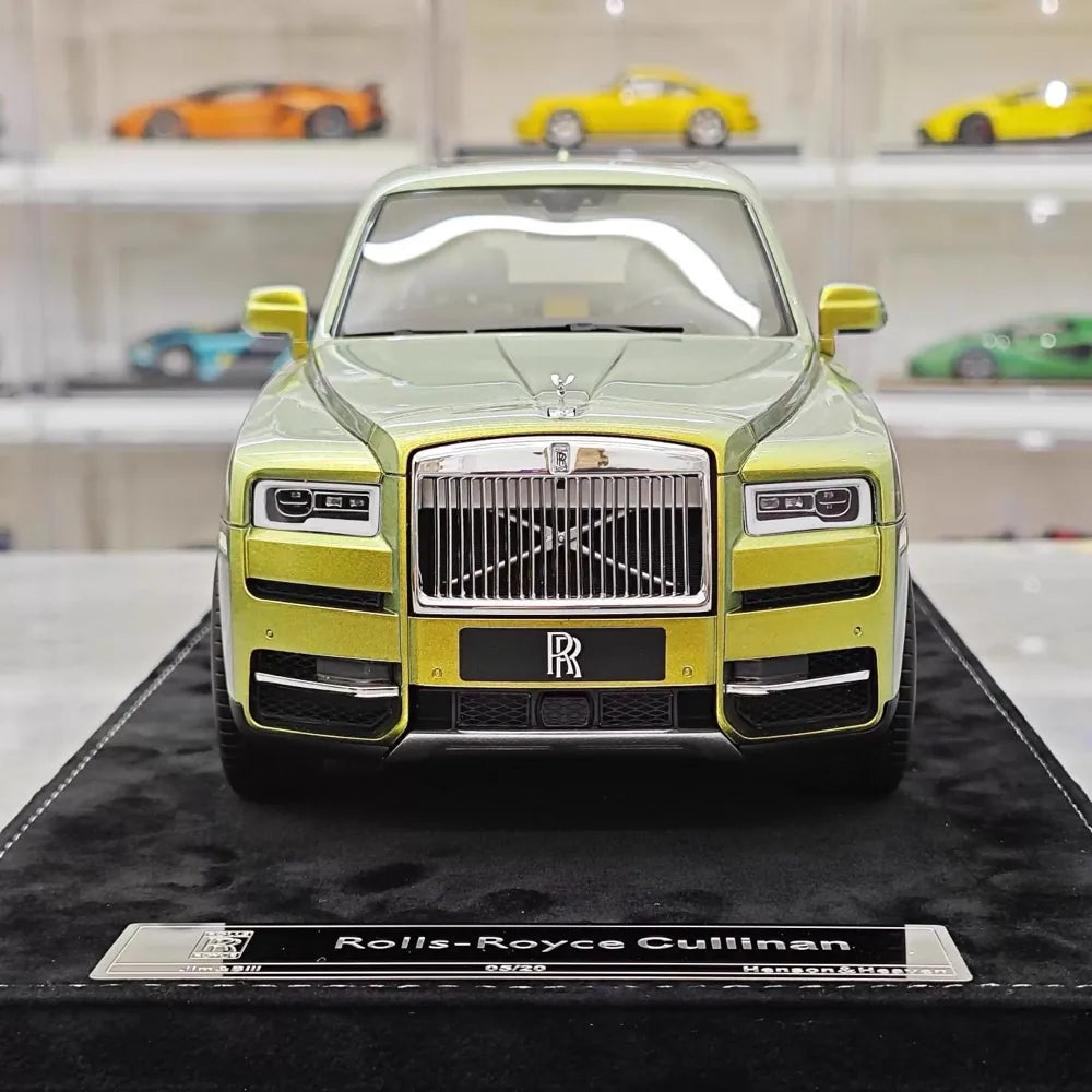 [Henson & Heaven] 1:18 Rolls-Royce 2018 Cullinan Gold Model Car Resin