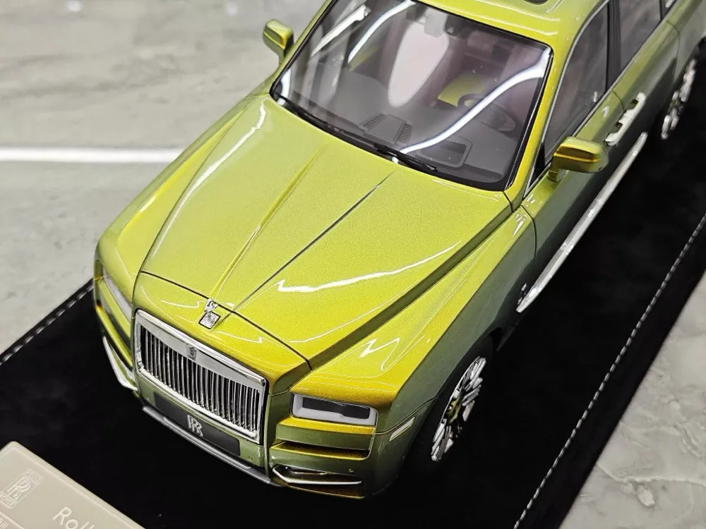 [Henson & Heaven] 1:18 Rolls-Royce 2018 Cullinan Gold Model Car Resin