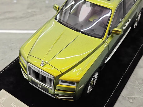 [Henson & Heaven] 1:18 Rolls-Royce 2018 Cullinan Gold Model Car Resin