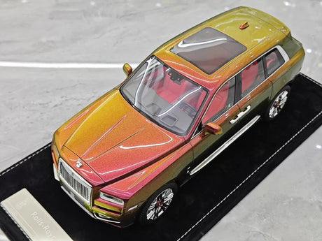 [Henson & Heaven] 1:18 Rolls-Royce 2018 Cullinan Pink Gradient Model Car Resin
