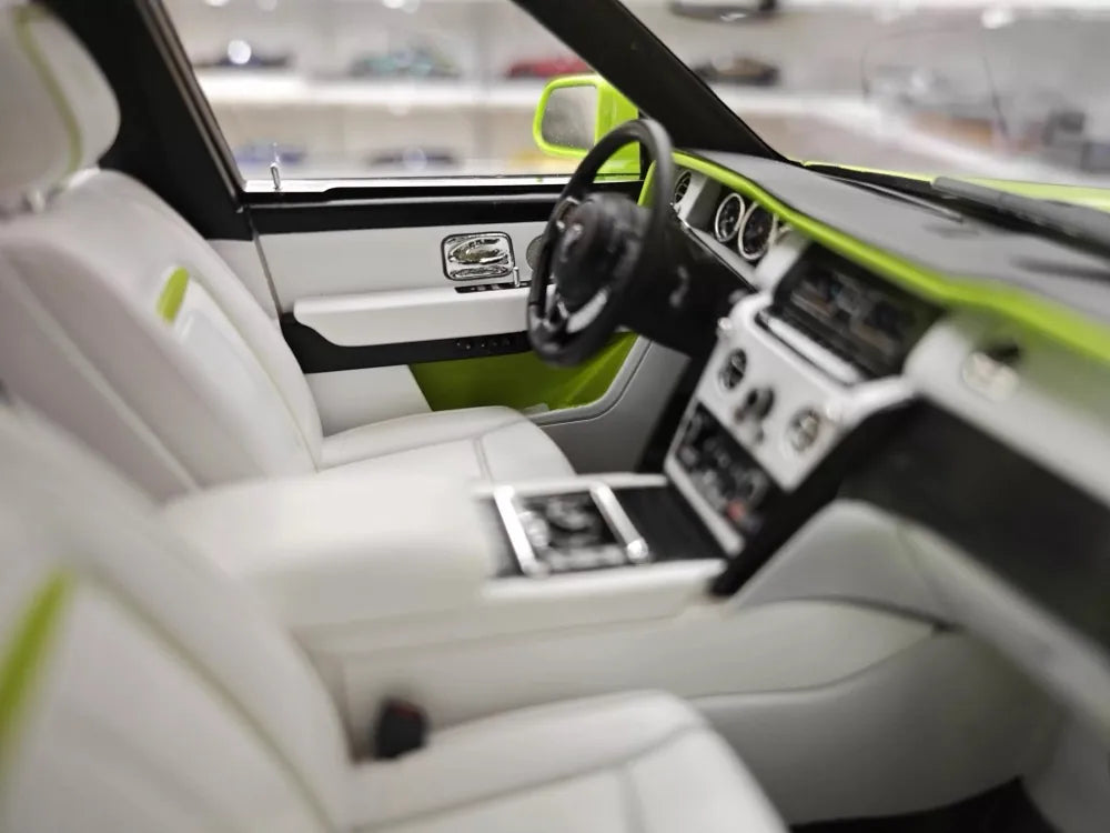 [Henson & Heaven] 1:18 Rolls-Royce 2018 Cullinan BB Green Model Car Resin