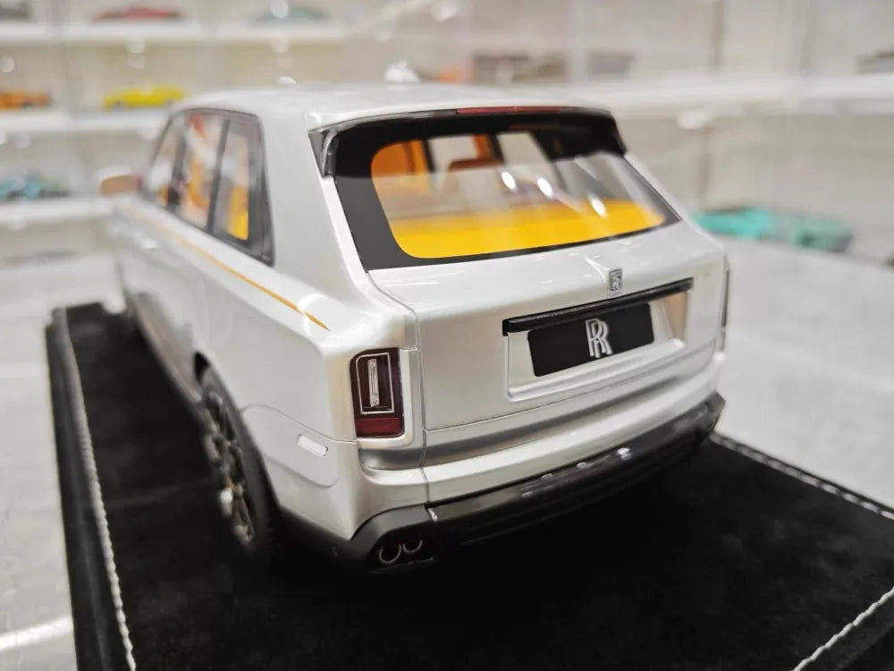 [Henson & Heaven] 1:18 Rolls-Royce 2018 Cullinan BB Silver Model Car Resin