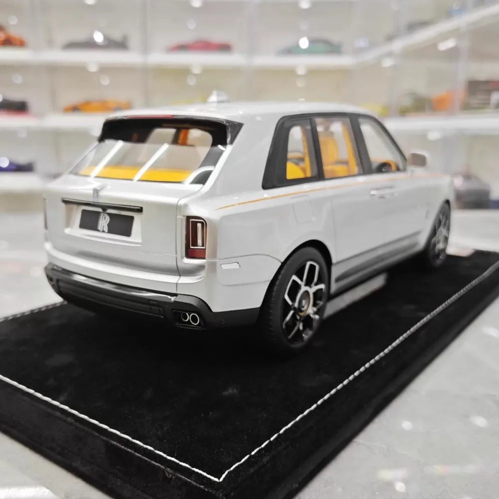 [Henson & Heaven] 1:18 Rolls-Royce 2018 Cullinan BB Silver Model Car Resin