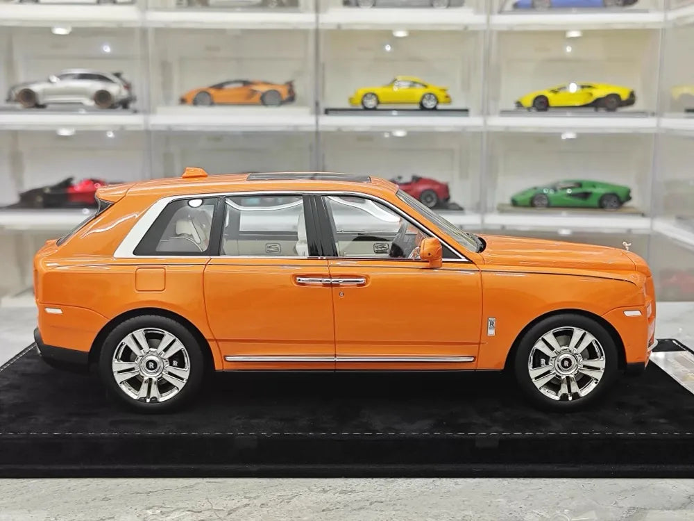[Henson & Heaven] 1:18 Rolls-Royce 2018 Cullinan oranje modelauto Hars