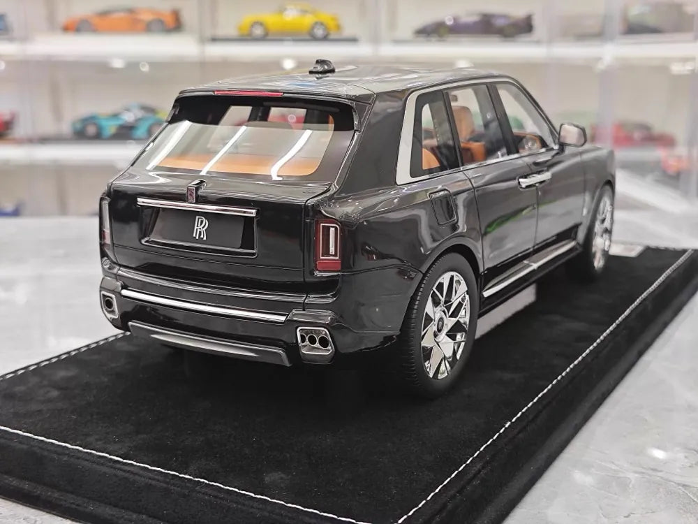 [Henson & Heaven] 1:18 Rolls-Royce 2023 Cullinan Series II Black Model Car Resin