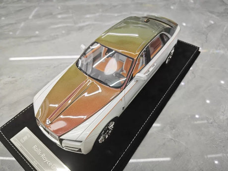 [Henson & Heaven] 1:18 Rolls-Royce 2024 Ghost BB White & Green Model Car Resin