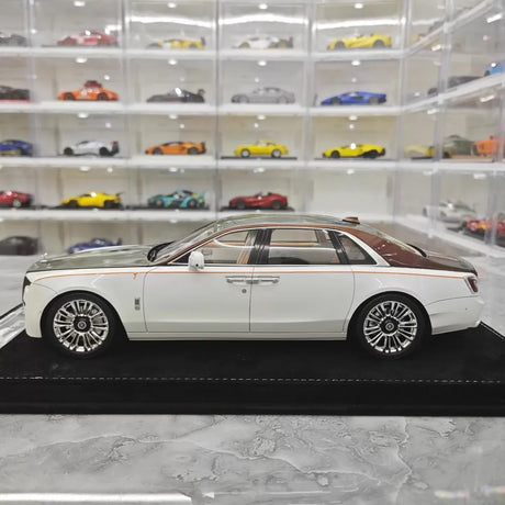 [Henson & Heaven] 1:18 Rolls-Royce 2024 Ghost BB White & Green Model Car Resin