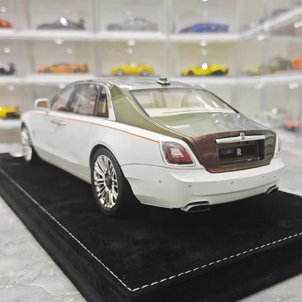[Henson & Heaven] 1:18 Rolls-Royce 2024 Ghost BB White & Green Model Car Resin