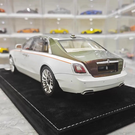 [Henson & Heaven] 1:18 Rolls-Royce 2024 Ghost BB White & Green Model Car Resin