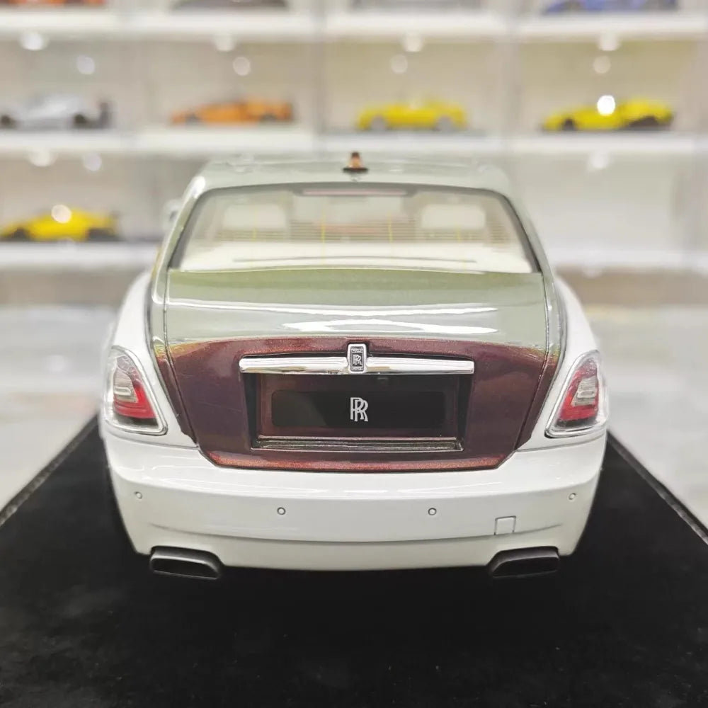 [Henson & Heaven] 1:18 Rolls-Royce 2024 Ghost BB White & Green Model Car Resin